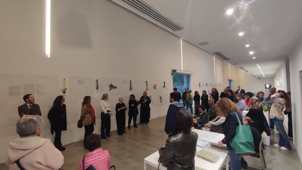 Un momento dell'inaugurazione della mostra 
